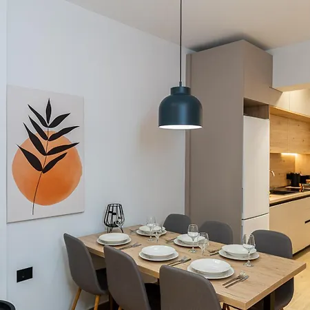 Modern 3 Bedroom Luxury Apartment