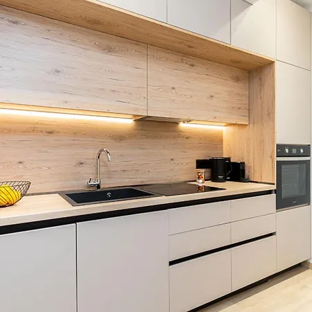 Apartment Modern 3 Bedroom Luxury *
