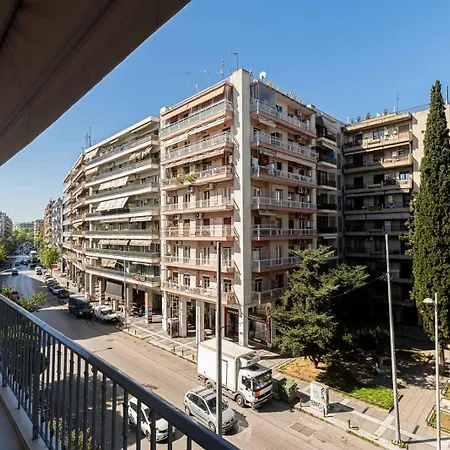 Apartment Modern 3 Bedroom Luxury *